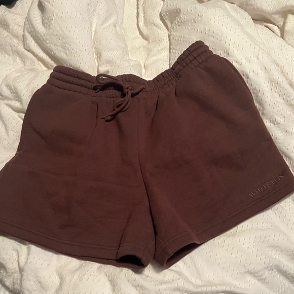 White fox sweat shorts - Picture 1 of 3